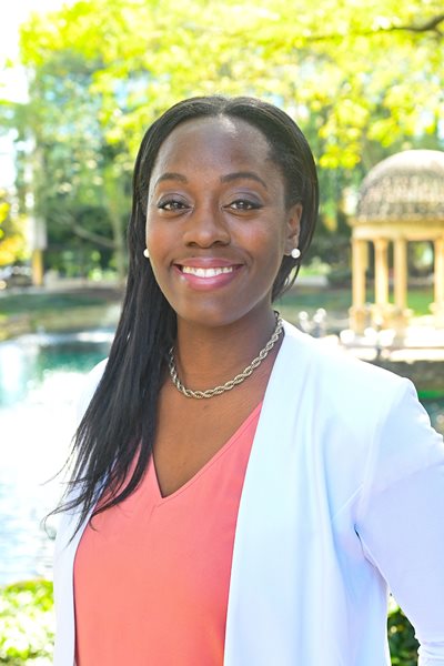 Headshot of Brandi DeVeaux