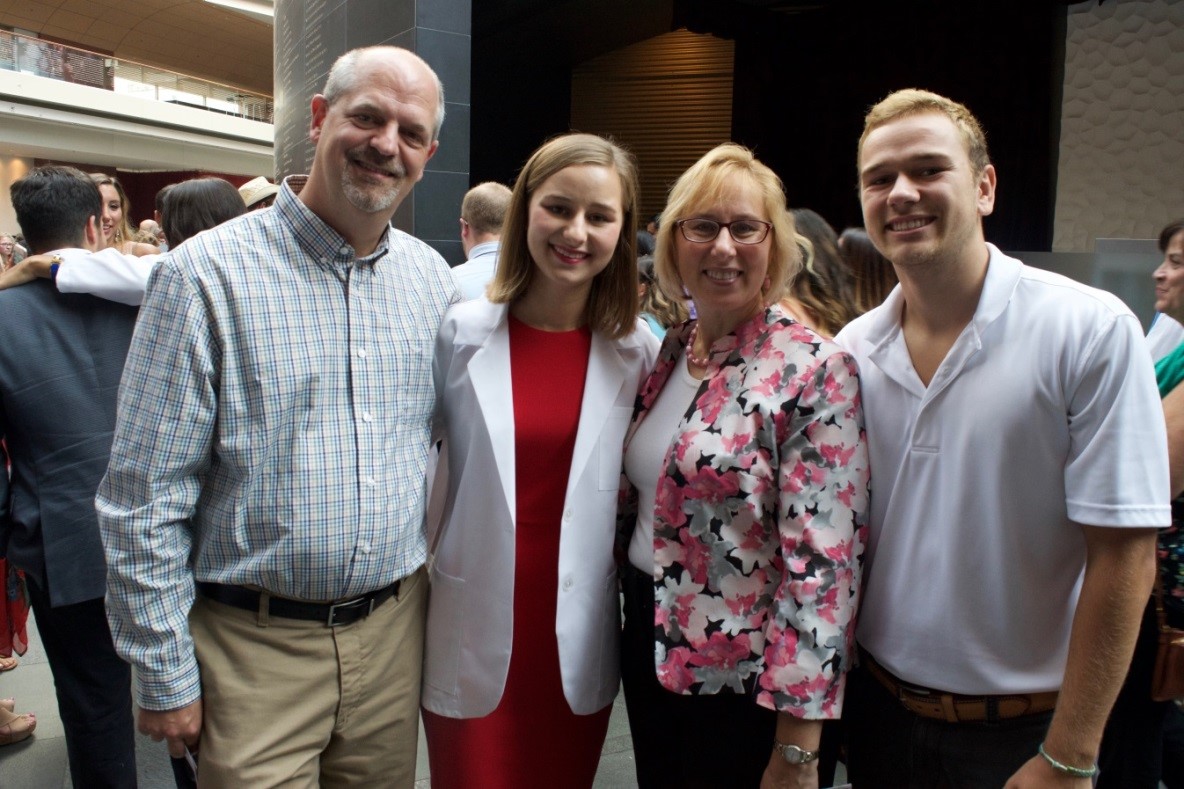 Helene M. Kaiser, OD '89 and Mark A. Shust, OD '89 and family