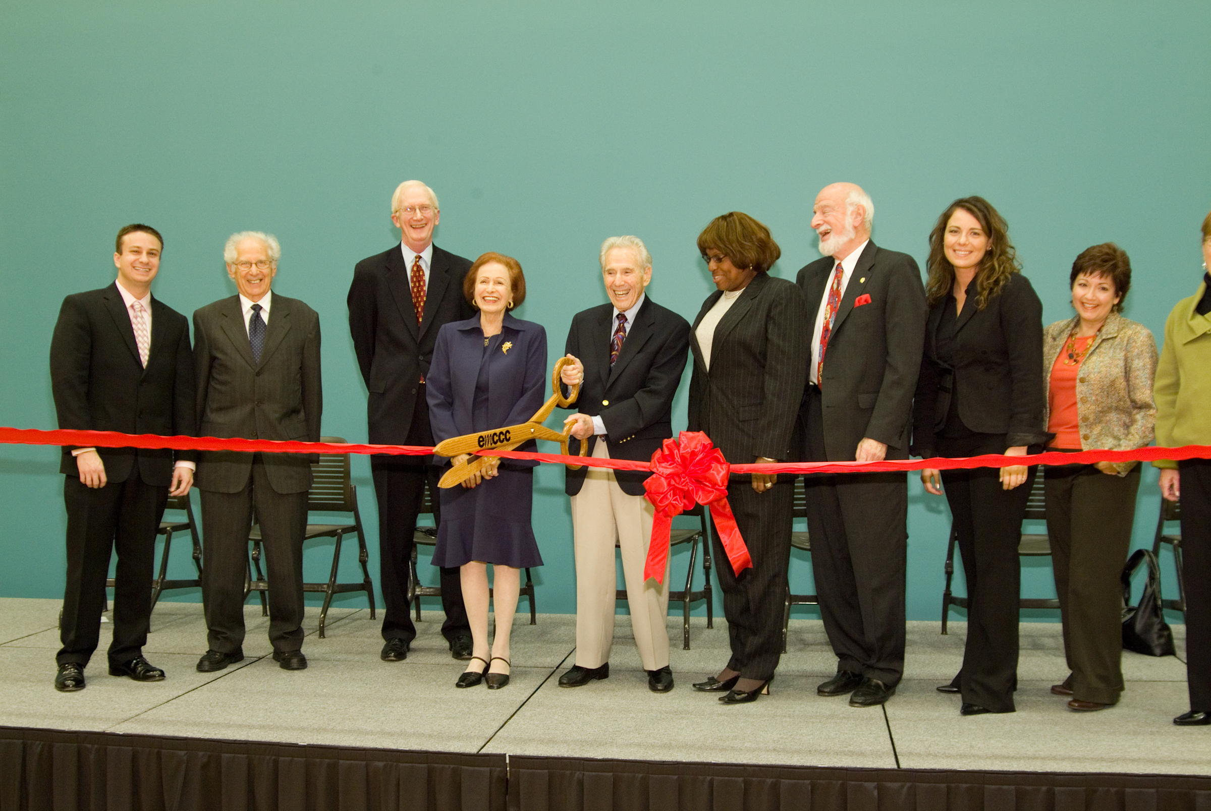 hafter-ribbncutting-pic1