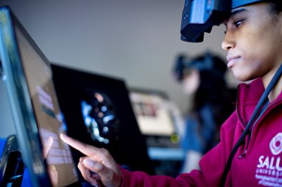 OD student in virtual lab