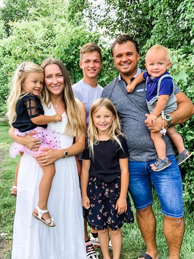 Maryana Kravchenko and family