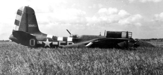 The plane which Dr. Friedberg was aboard when he had to save the crew