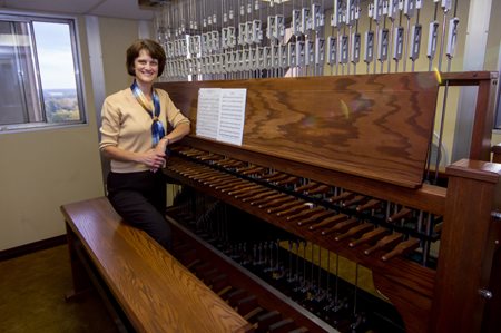 Lisa Lonie with a carillon