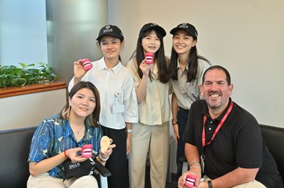 Taiwan students with Bob Serianni