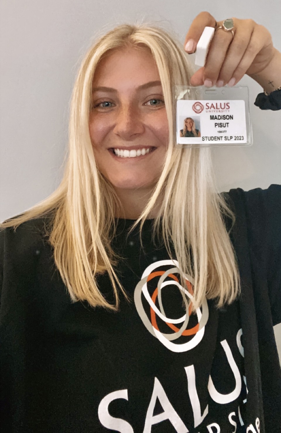 Madison Pisut selfie with her ID badge