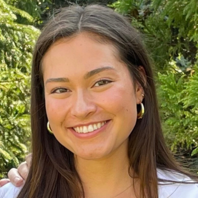 Veronica's headshot
